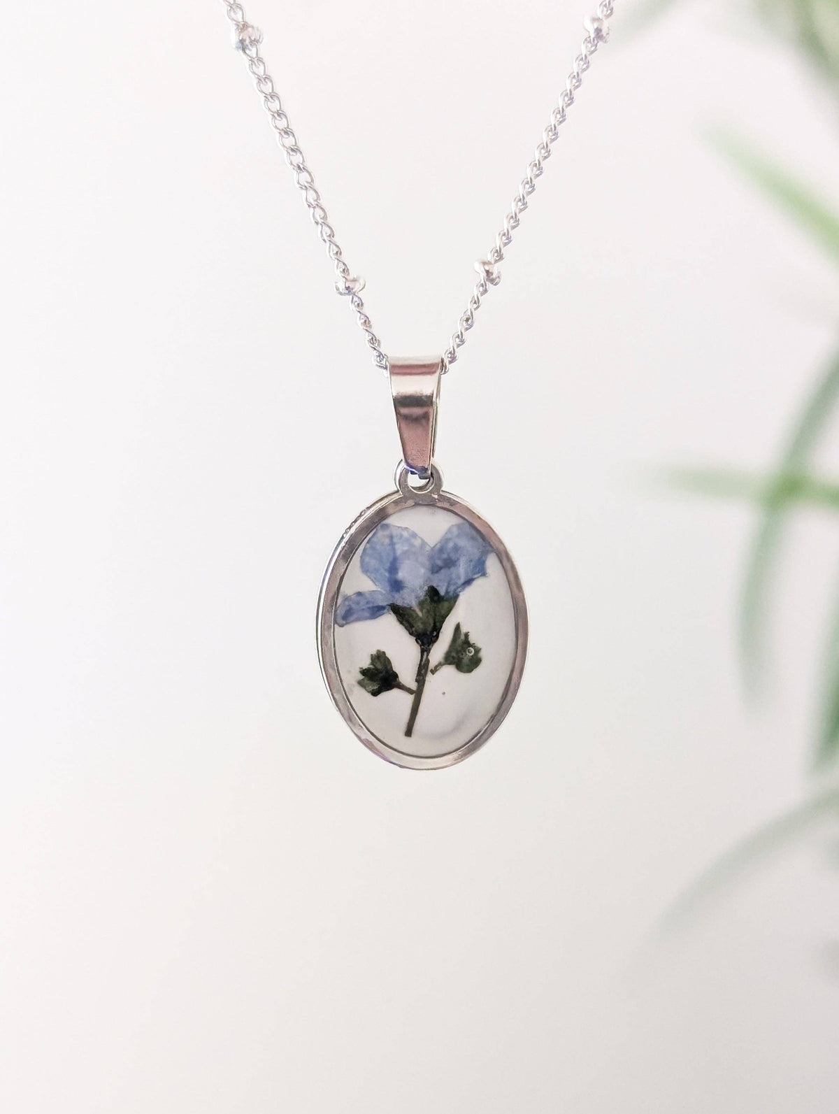Forget-me-not Cameo Pendant Necklace