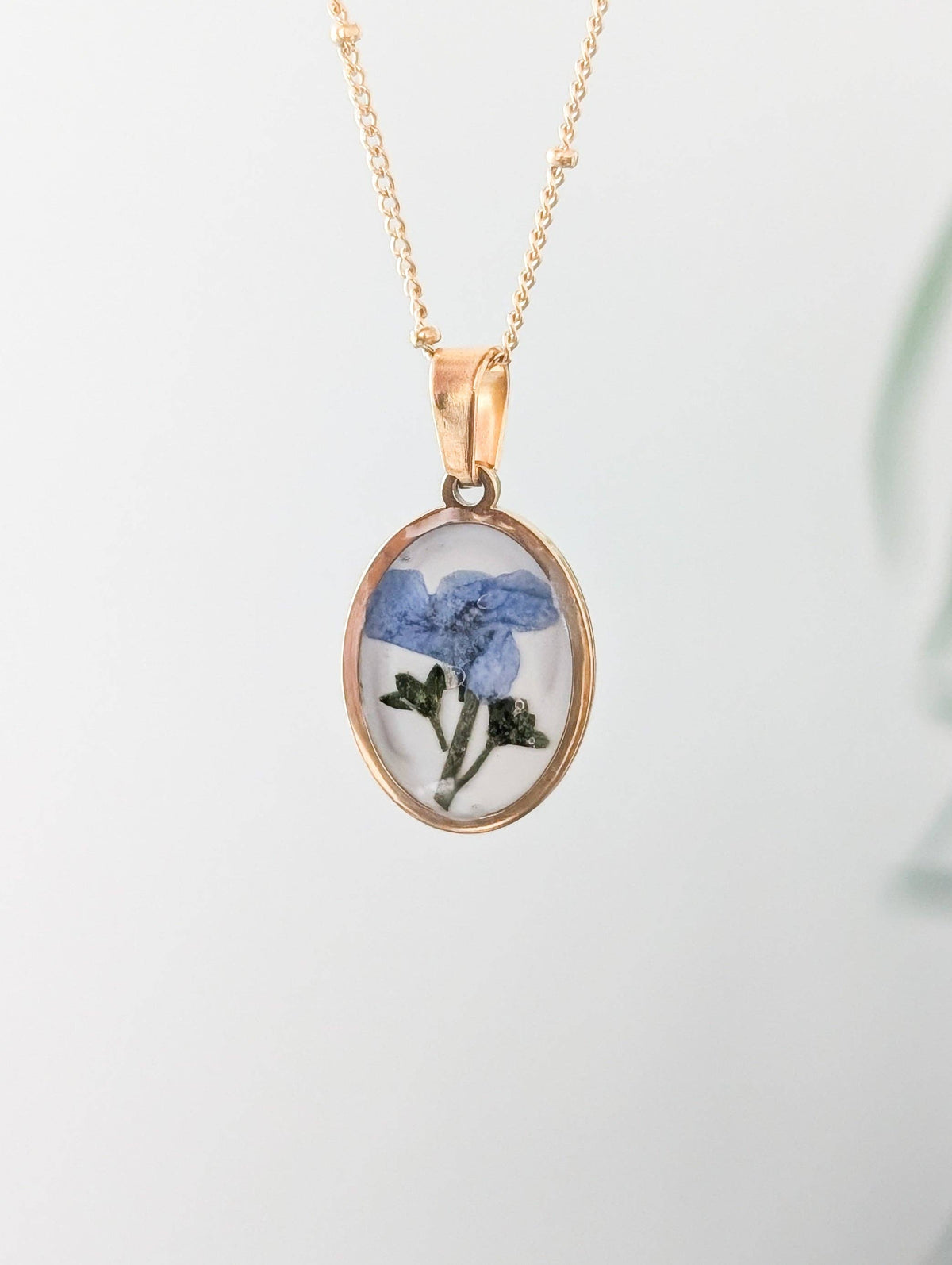Forget-me-not Cameo Pendant Necklace