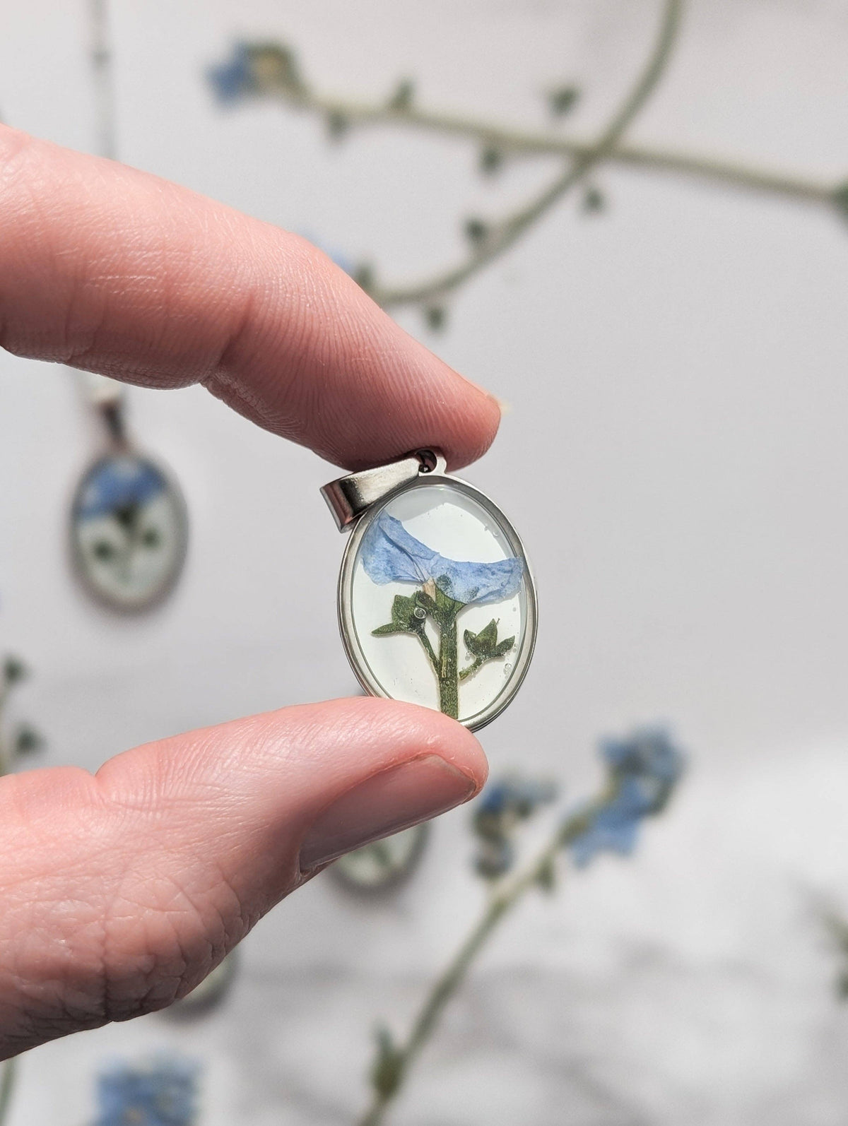 Forget-me-not Cameo Pendant Necklace