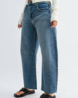 Barrel Jean w/ Seams