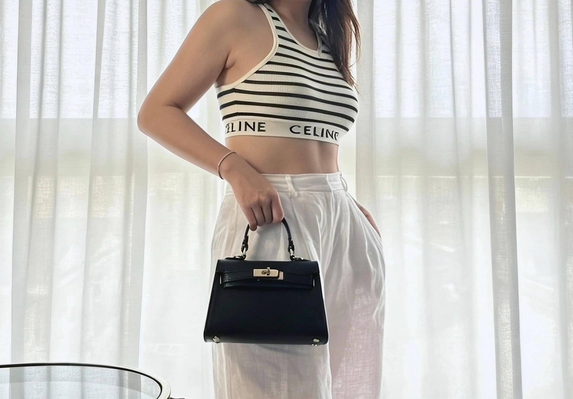Genuine Saffiano leather handbag with strap, made in italy: Sable