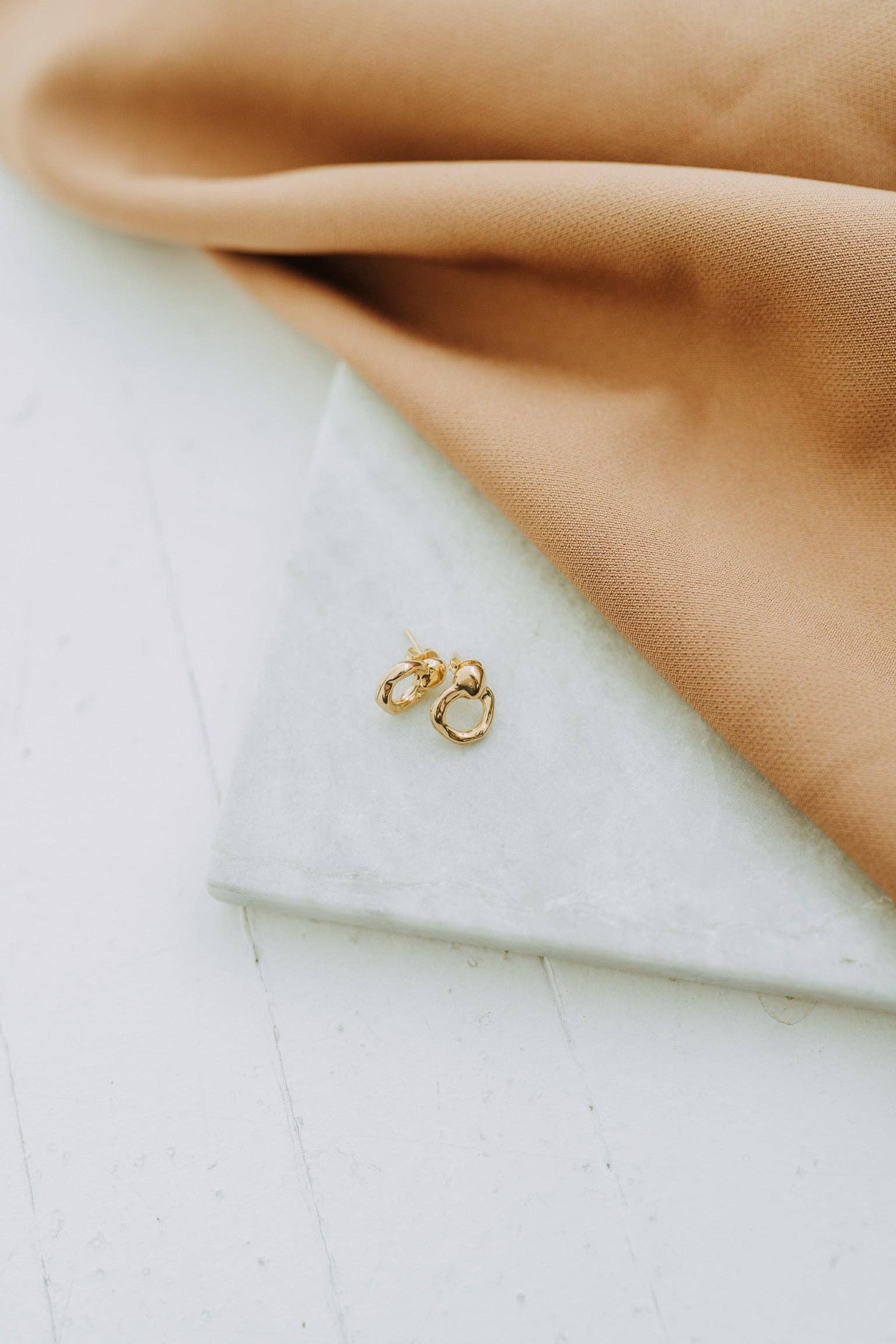 Soft Knot Earring