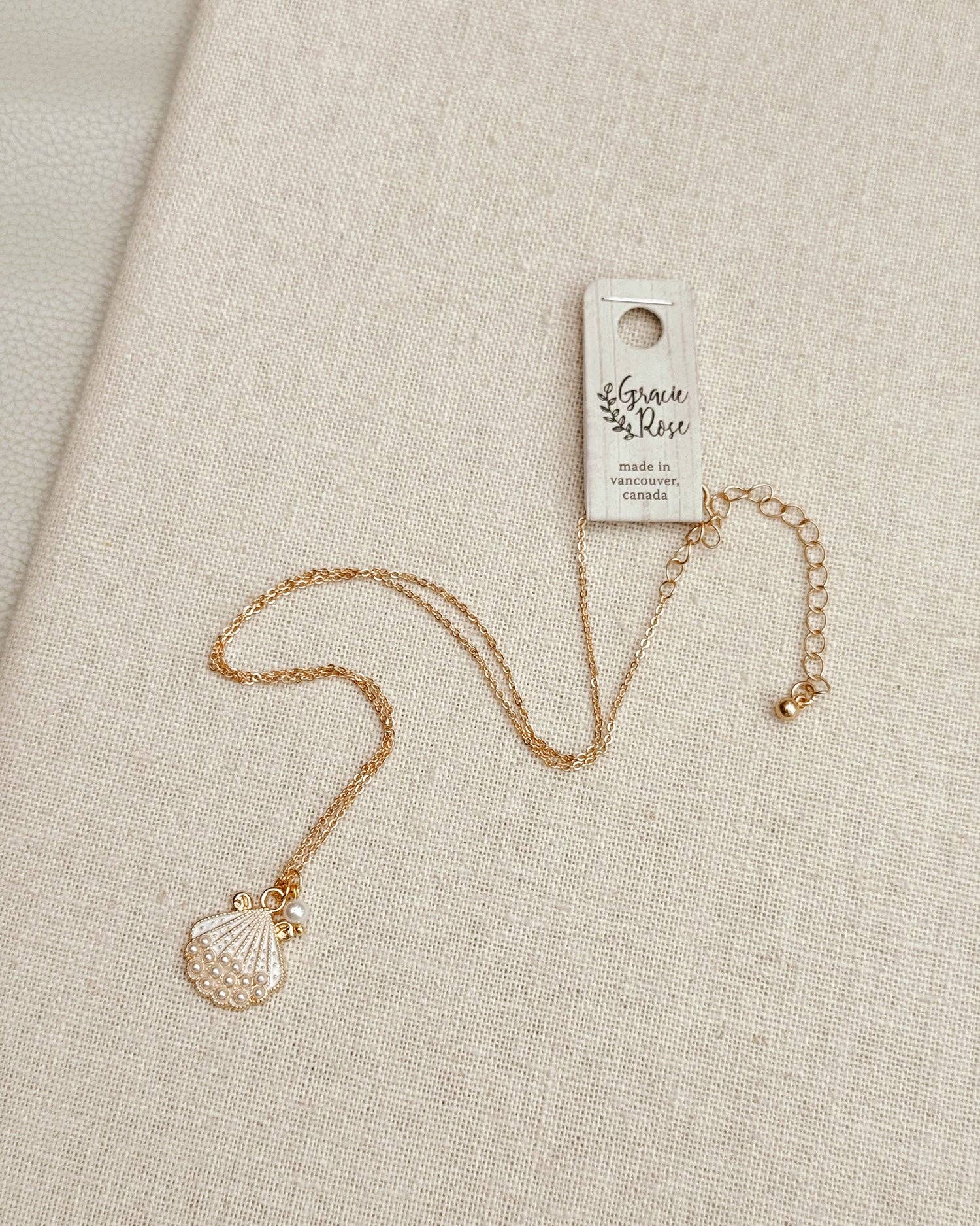 Sea Shell Pendant Necklace with Pearl Accent