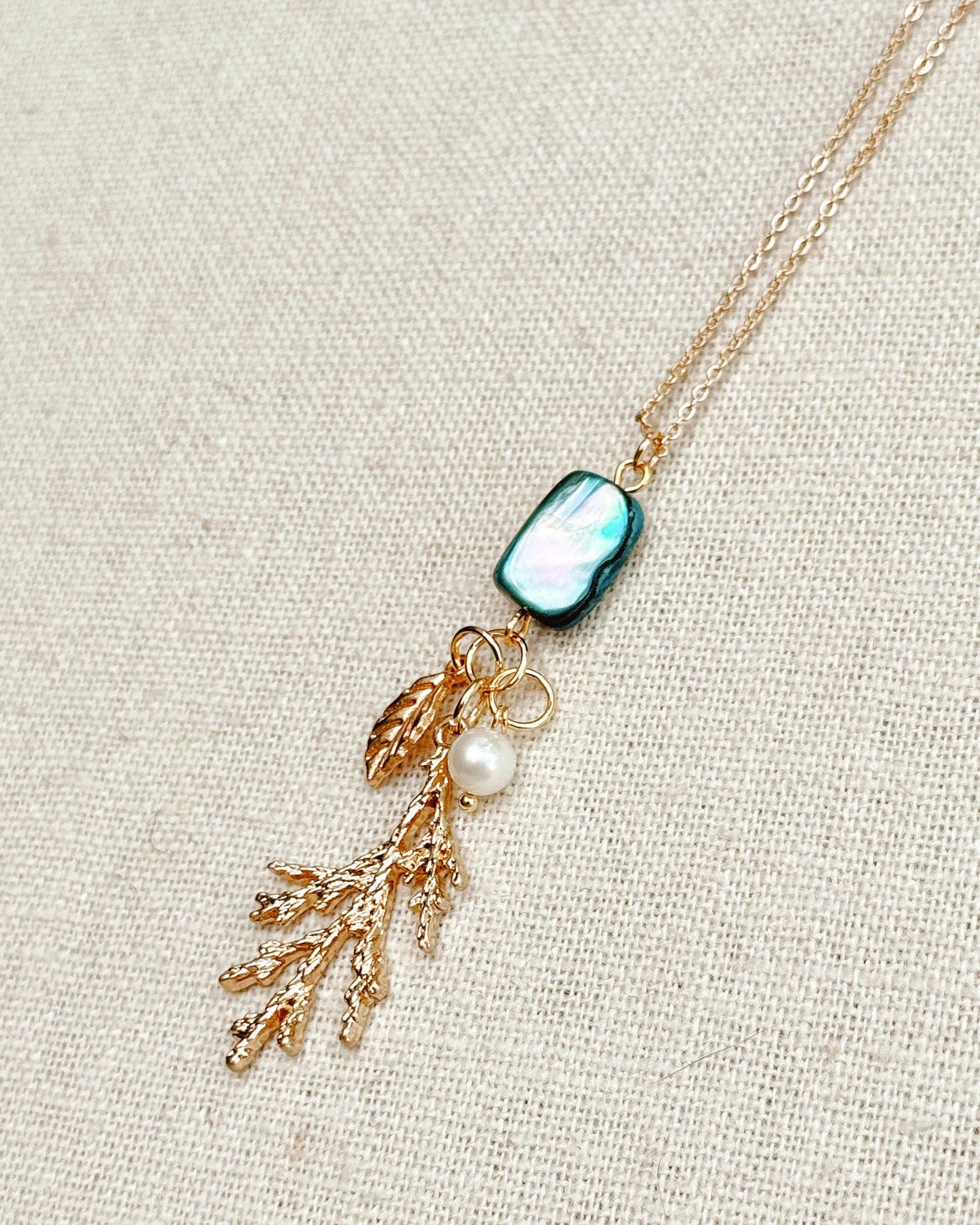 Teal Shell Leaf Branch Pearl Necklace