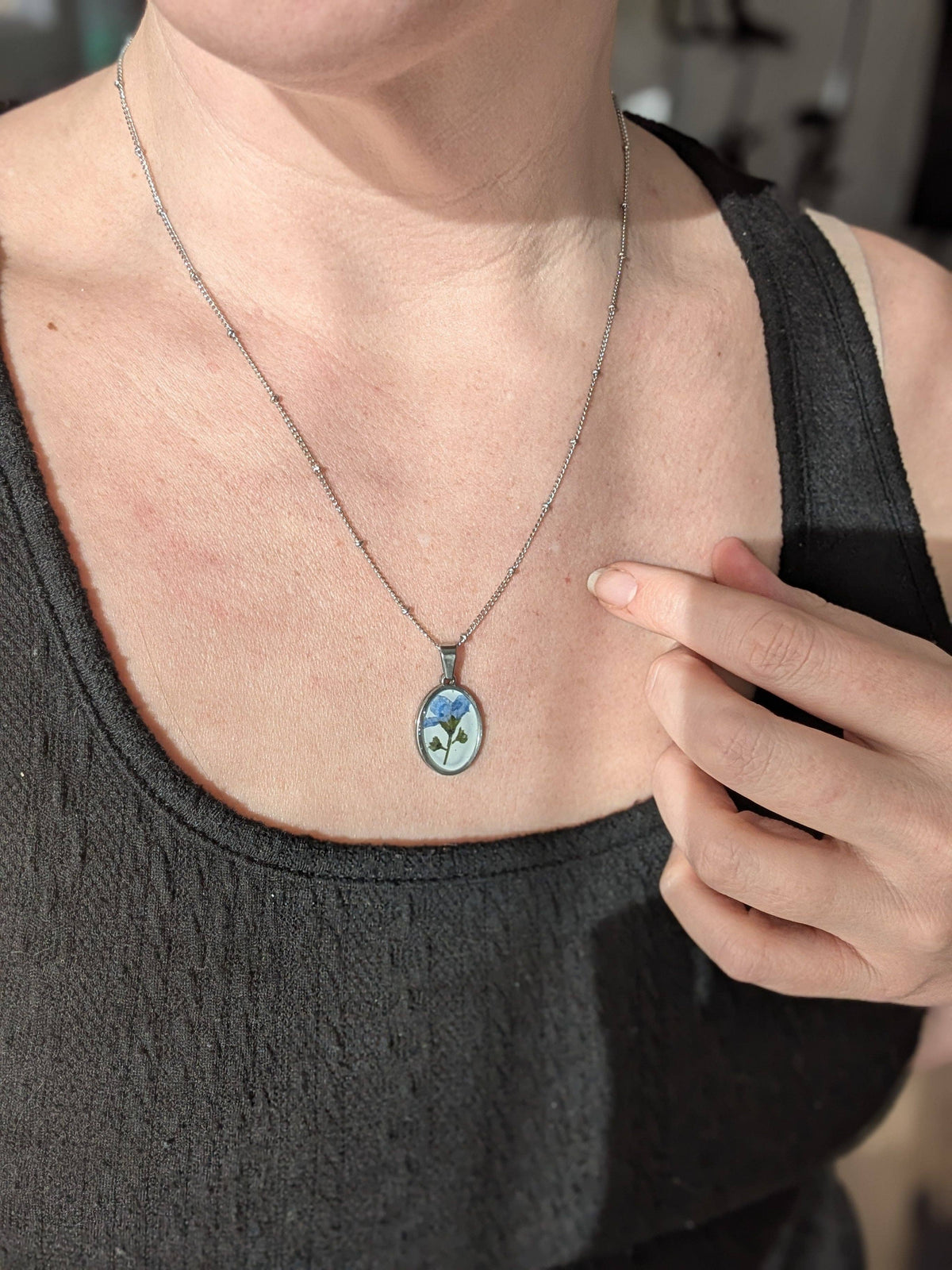 Forget-me-not Cameo Pendant Necklace