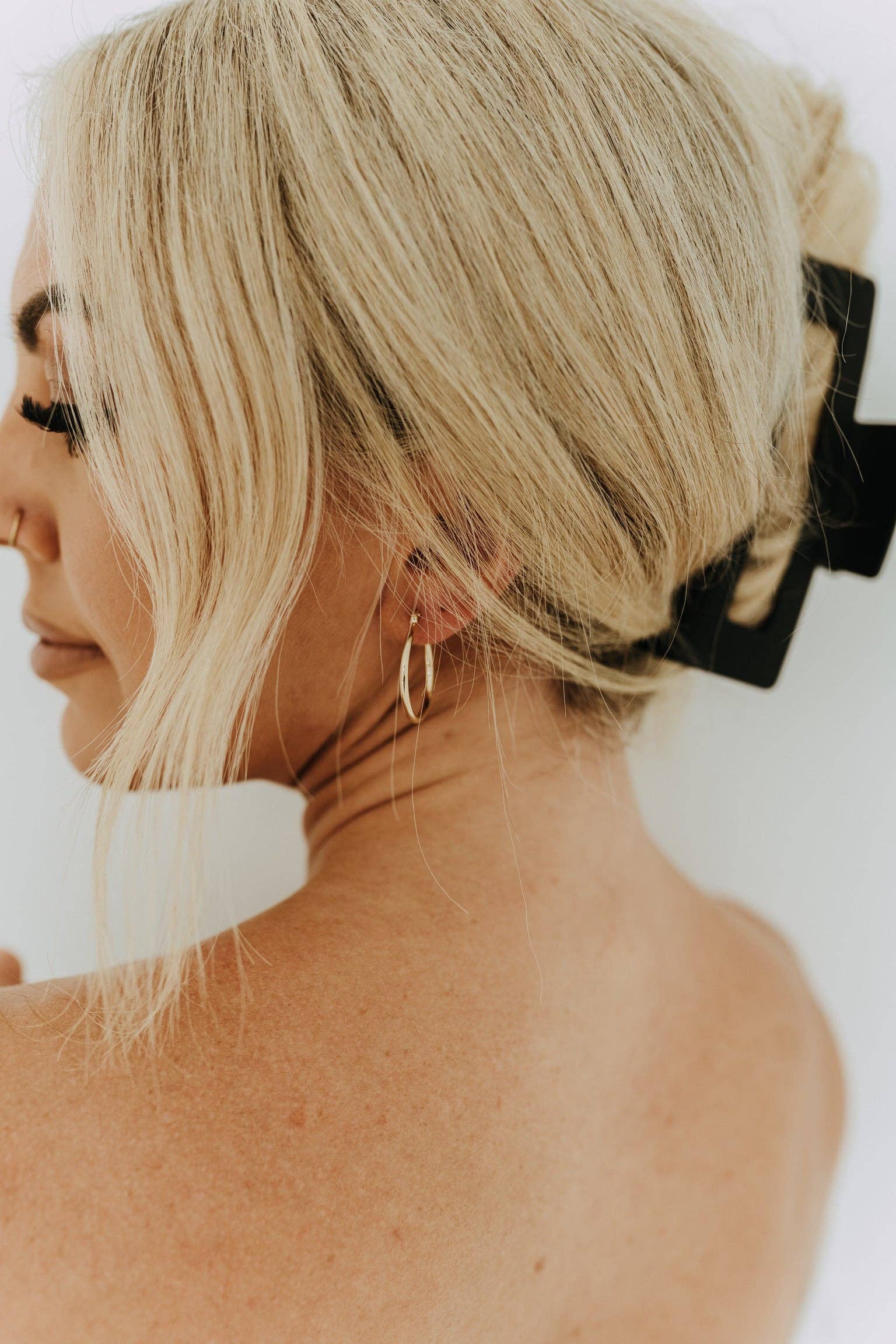 18mm Gold Hoop Earrings – Everyday Bold Classic
