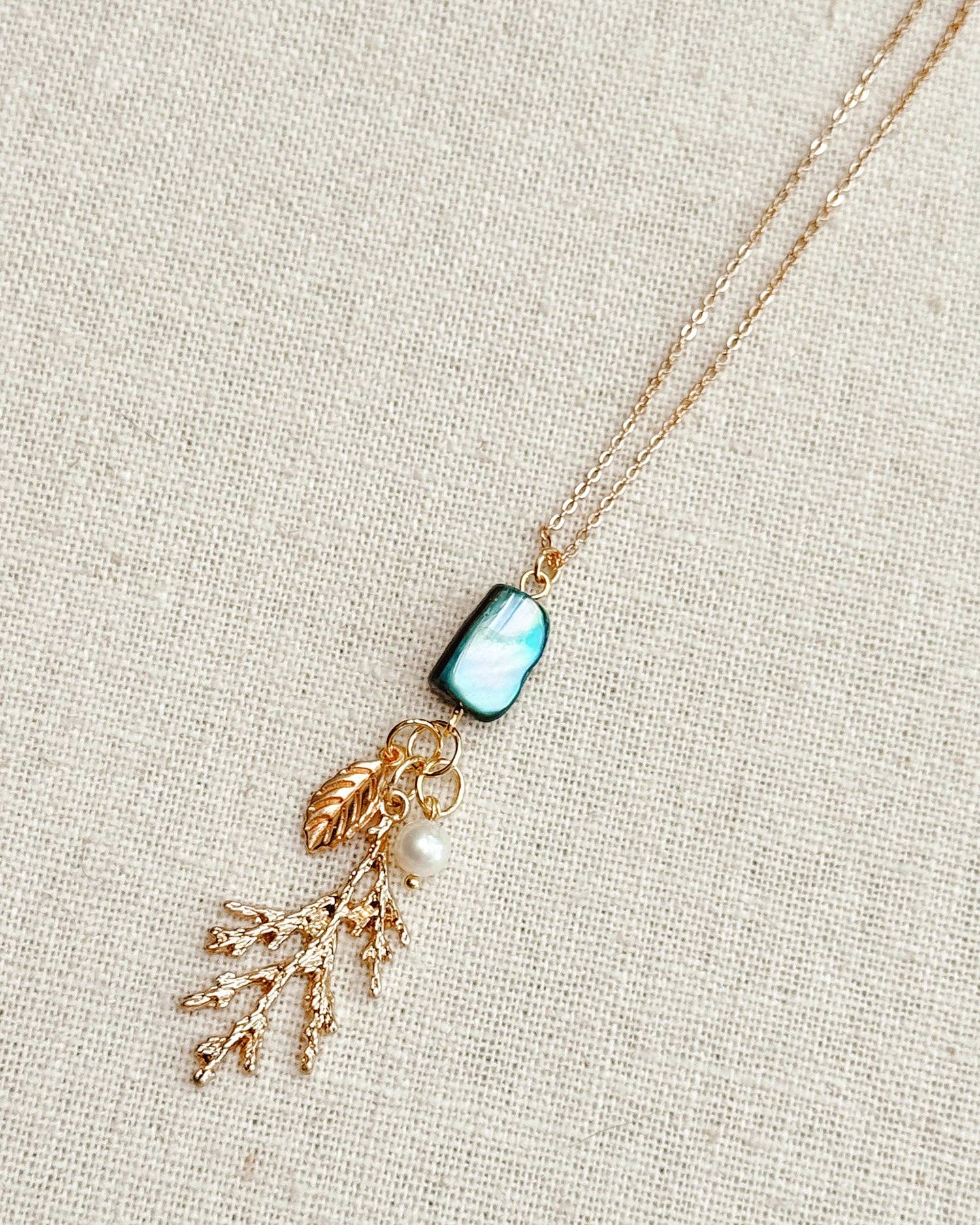 Teal Shell Leaf Branch Pearl Necklace