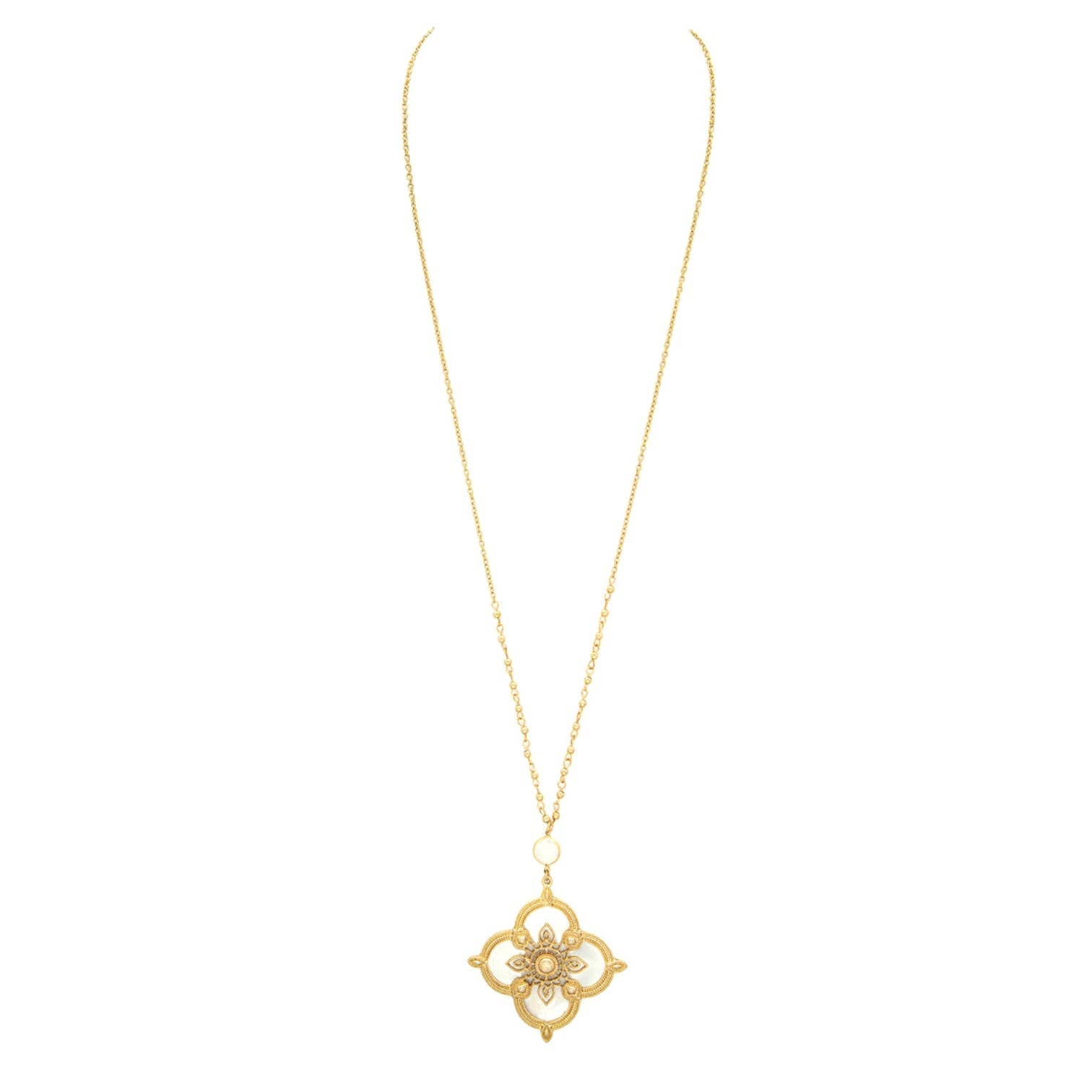 Cutout Clover Pendant Necklace