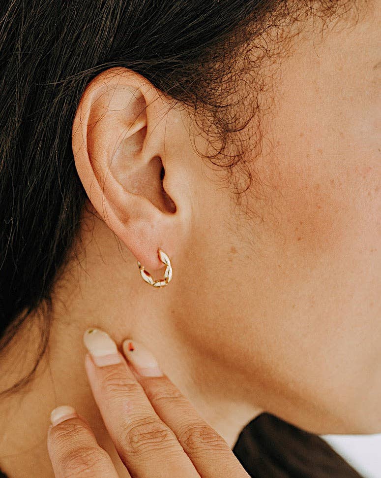 Gold Marquise Link Huggies 14mm | Sculptural Hoop