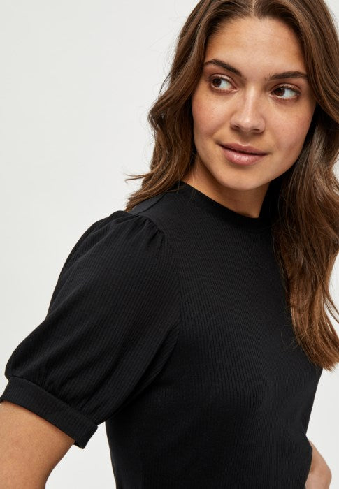 Johanna Tee