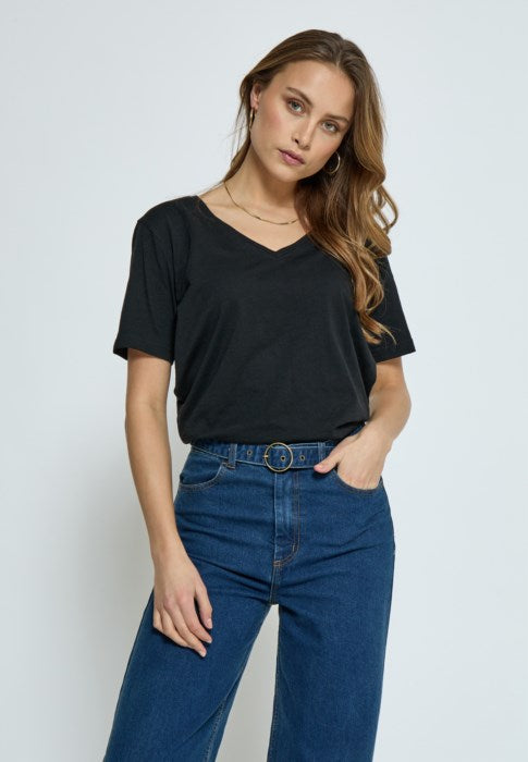Leti V-Neck T-Shirt