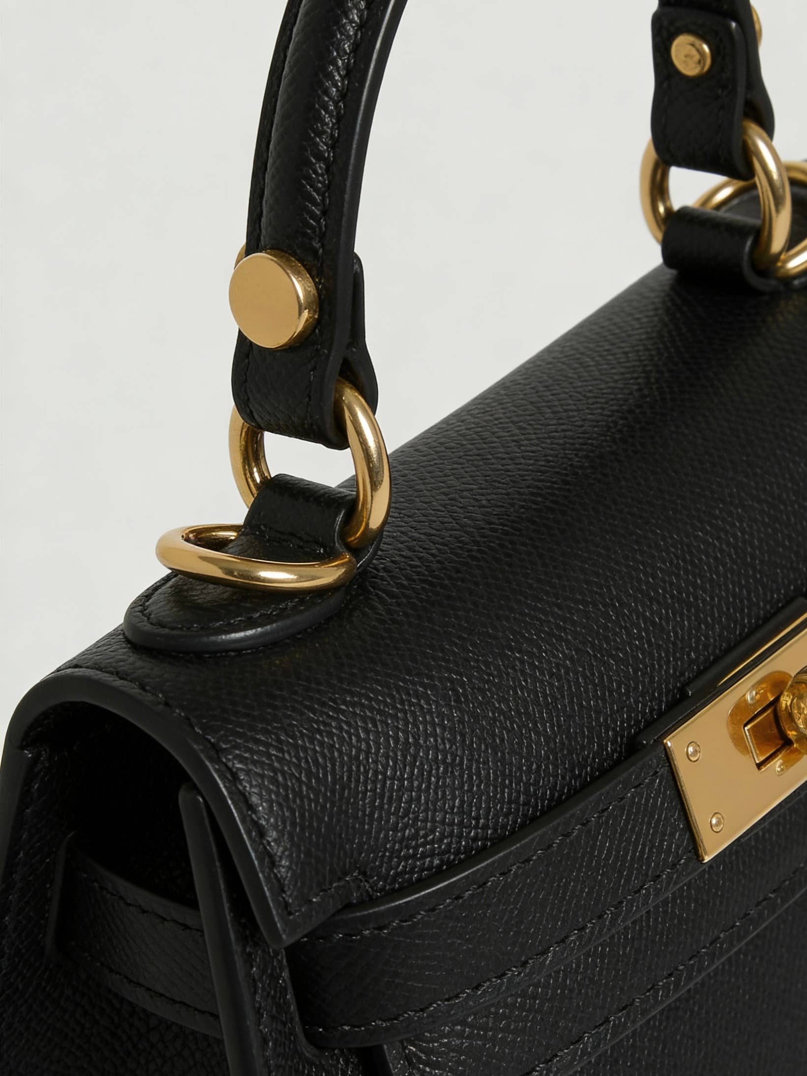 Genuine Saffiano leather handbag with strap, made in italy: Sable