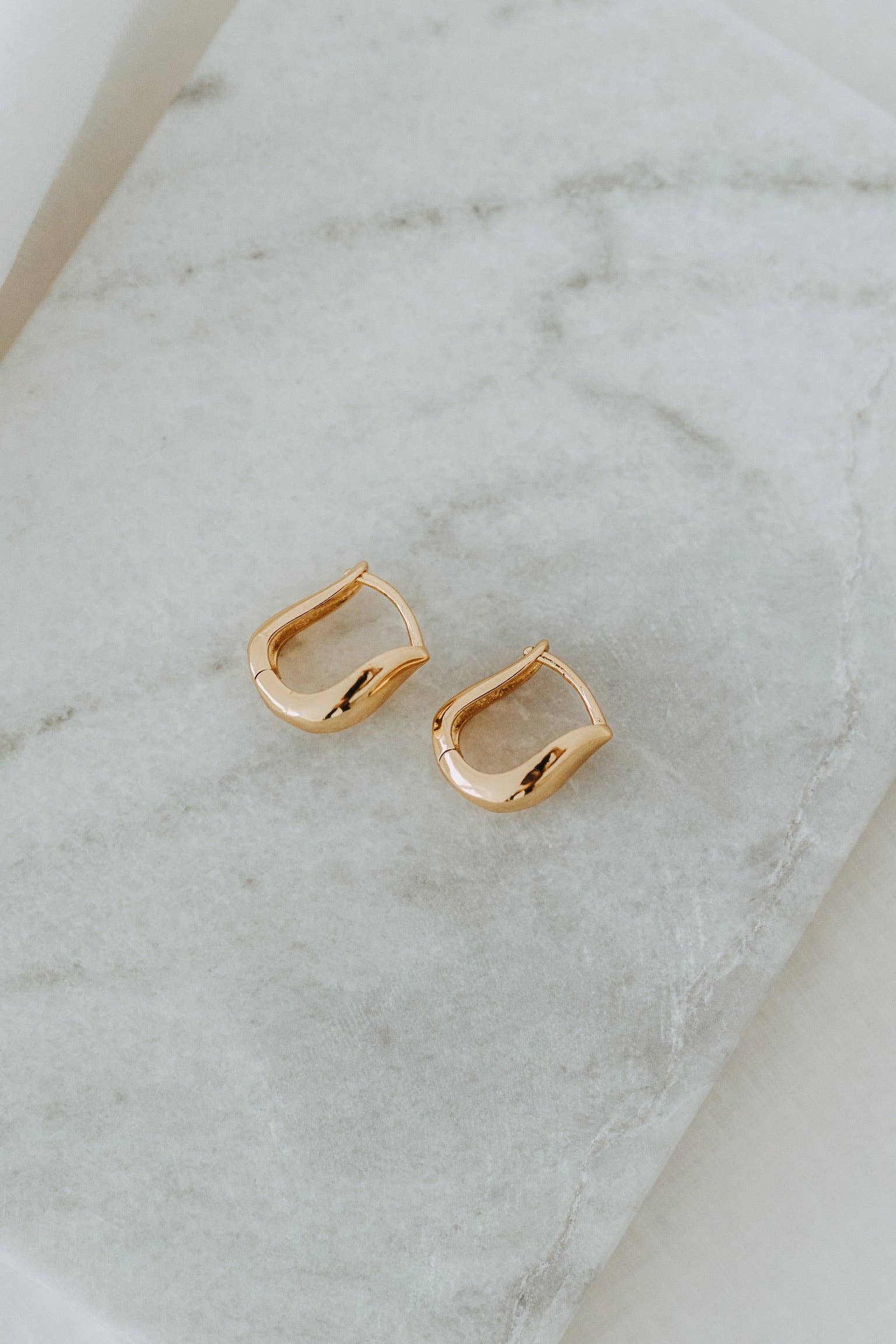 Gold Clutch Hoops – Sculpted Everyday Statement