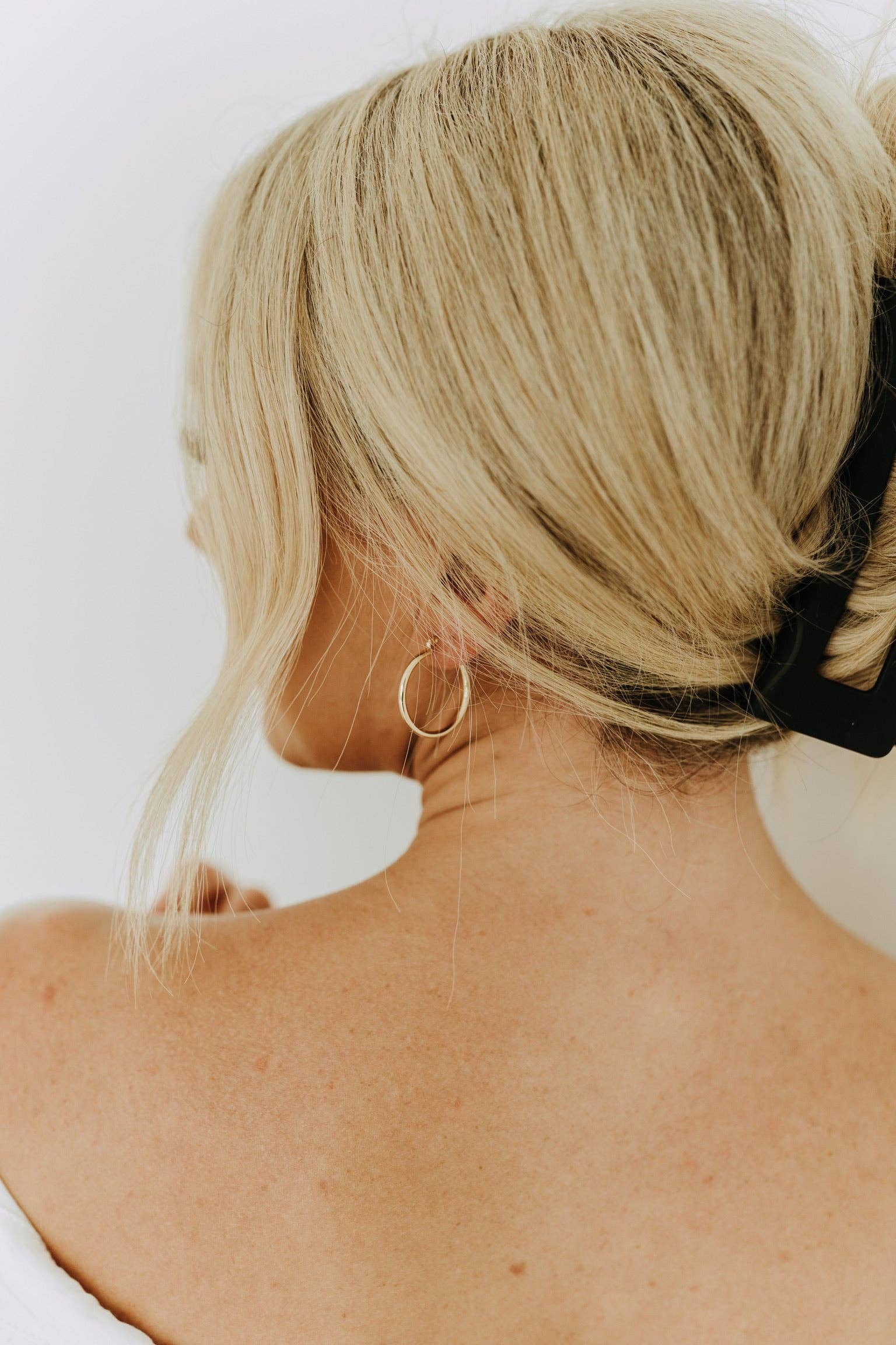 18mm Gold Hoop Earrings – Everyday Bold Classic